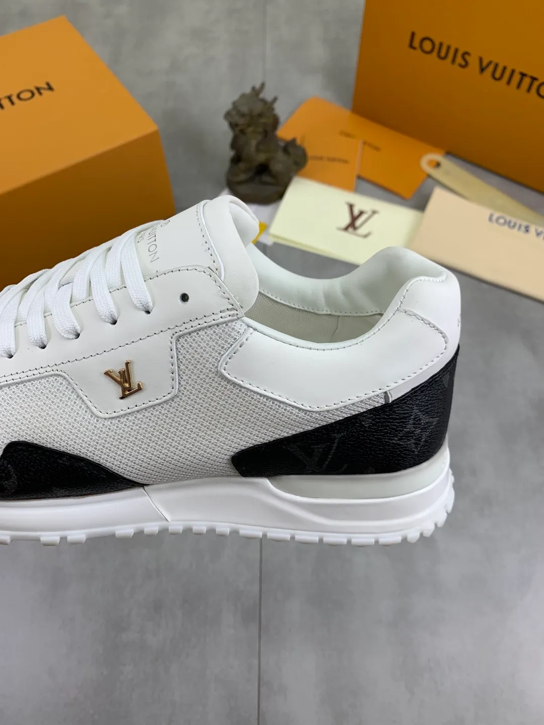 Men's men's shoes 💰P680 new style 💶[LOUIS VUITTON] (original order) new style 🍀LV Louis Vuitton * - top version of LV classic trendy shoes! Made of imported original cowhide and water-dyed cowhide lining. The latest original wear-resistant rubber combination outsole! High quality products! Multiple colors available, code number: 38-44 (45 46 customized)